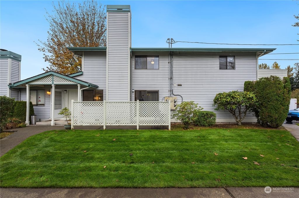 Photo of 1624 201st Place SE #6B, Bothell, WA 98012 (MLS # 2307283)