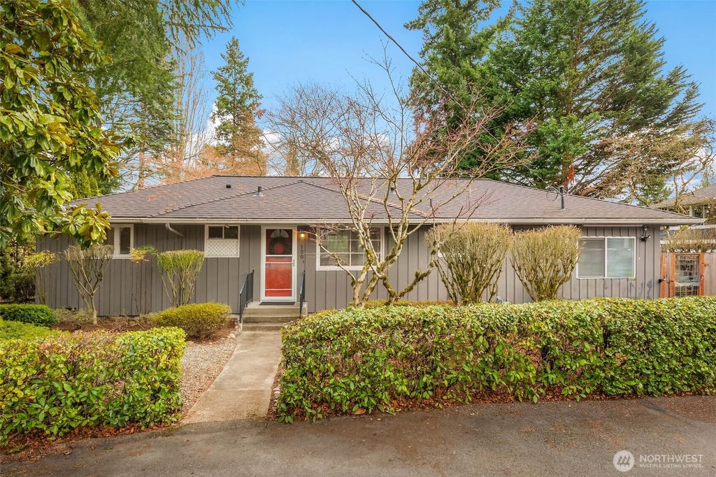 Photo of 130 110th Place SE, Bellevue, WA 98004 (MLS # 2488463)