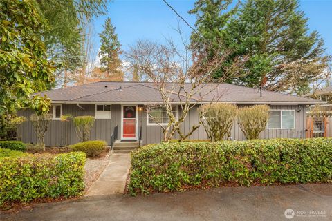 Photo of 130 110th Place SE, Bellevue, WA 98004 (MLS # 2488463)