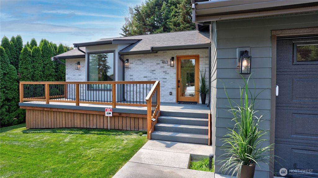 Photo of 463 Ferndale Avenue NE, Renton, WA 98056 (MLS # 2357894)