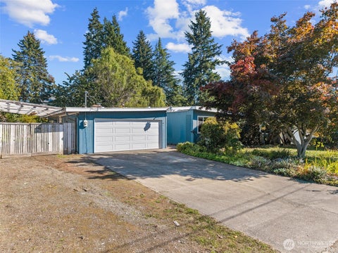 Photo of 25708 135th Place SE, Kent, WA 98042 (MLS # 2589209)