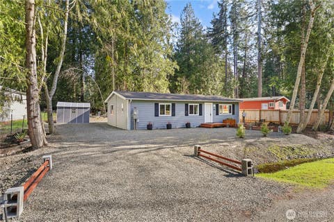 Photo of 350 E Lakeshore Drive E, Shelton, WA 98584 (MLS # 2488997)