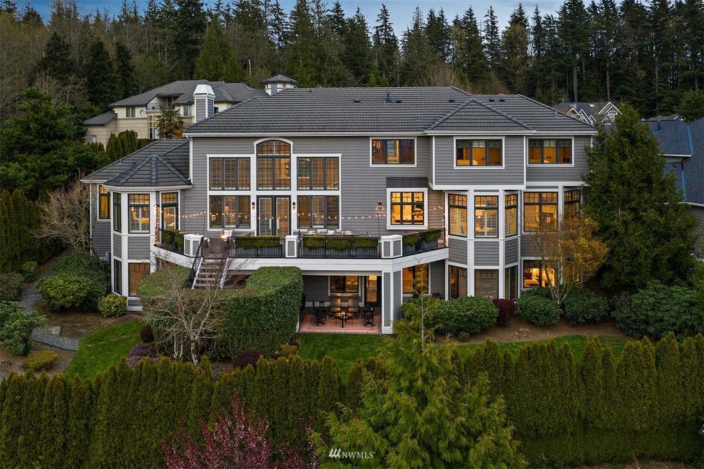 Photo of 17035 SE 65th Place, Bellevue, WA 98006 (MLS # 1971610)