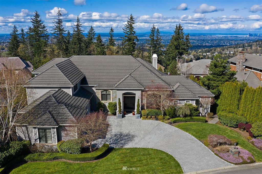 Photo of 17035 SE 65th Place, Bellevue, WA 98006 (MLS # 1971610)