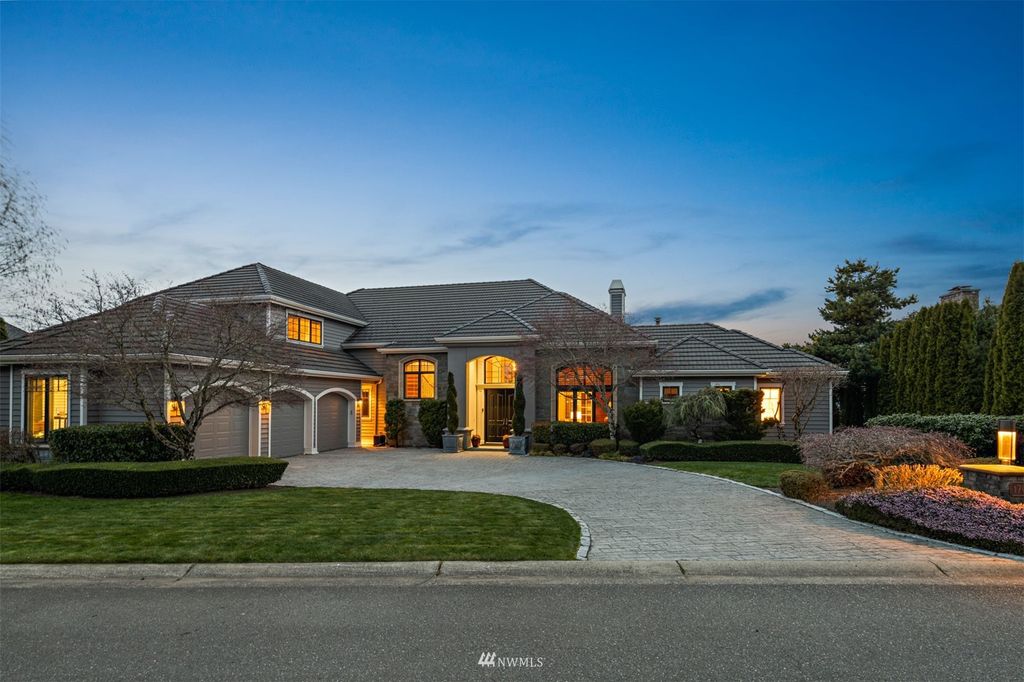 Photo of 17035 SE 65th Place, Bellevue, WA 98006 (MLS # 1971610)