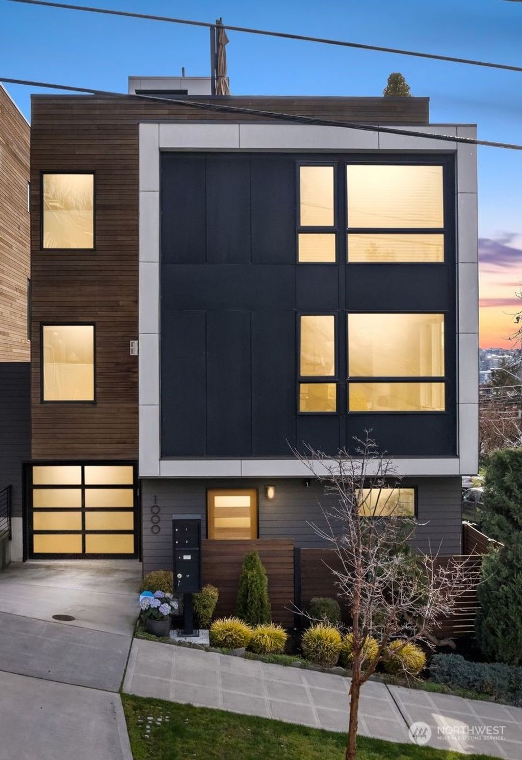 Photo of 1000 5th Avenue N, Seattle, WA 98109 (MLS # 2052916)