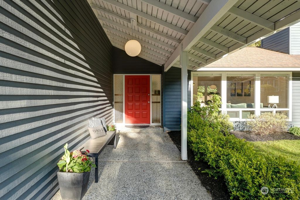 Photo of 7660 85th Place SE, Mercer Island, WA 98040 (MLS # 2222625)