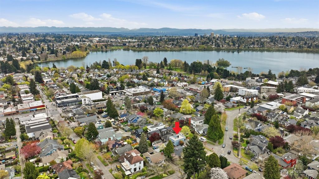 Photo of 906 N 76th Street, Seattle, WA 98103 (MLS # 2506810)