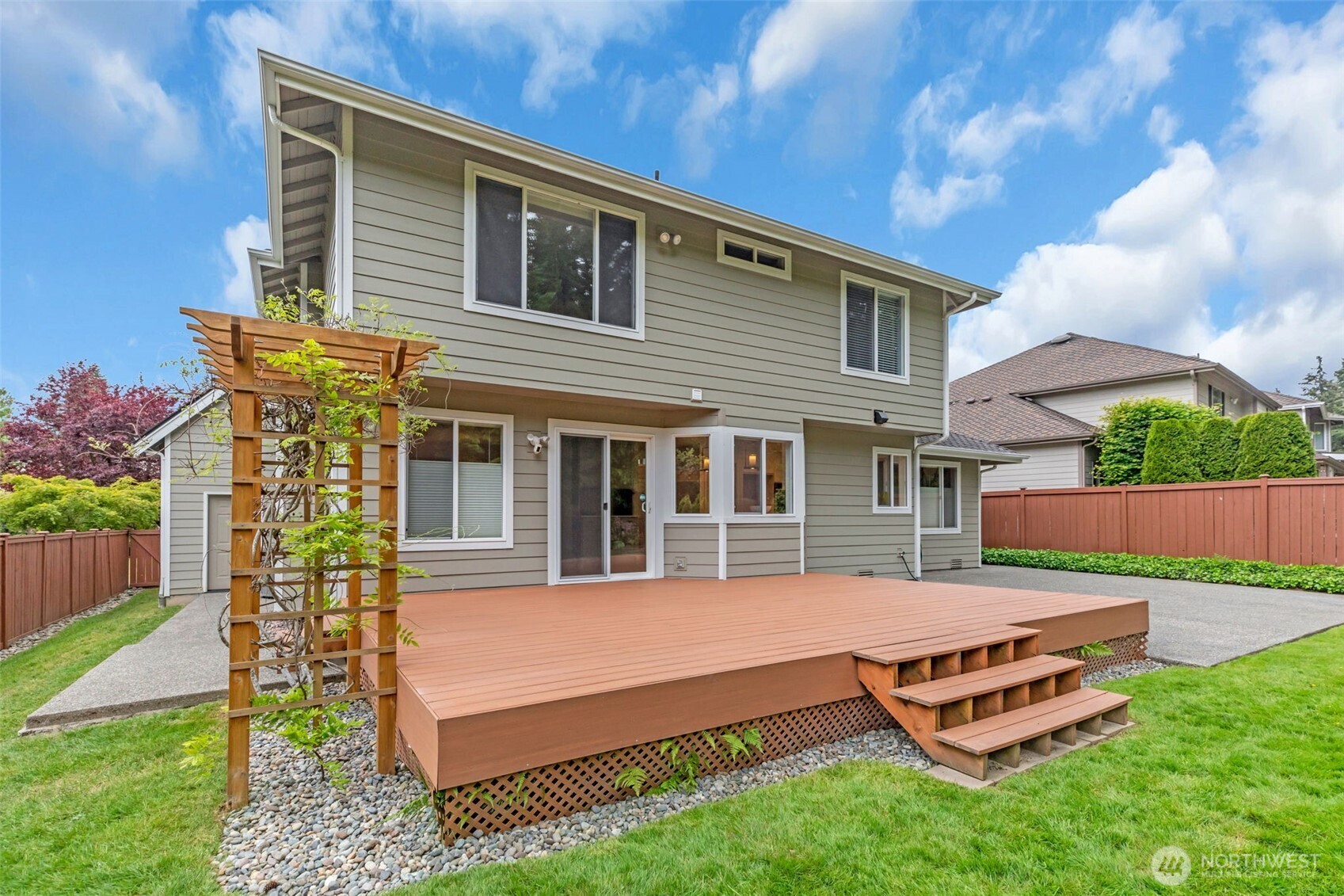 Federal Way, Washington 98003, United States, 4 Bedrooms Bedrooms, ,3 BathroomsBathrooms,Residential,Pending,132043