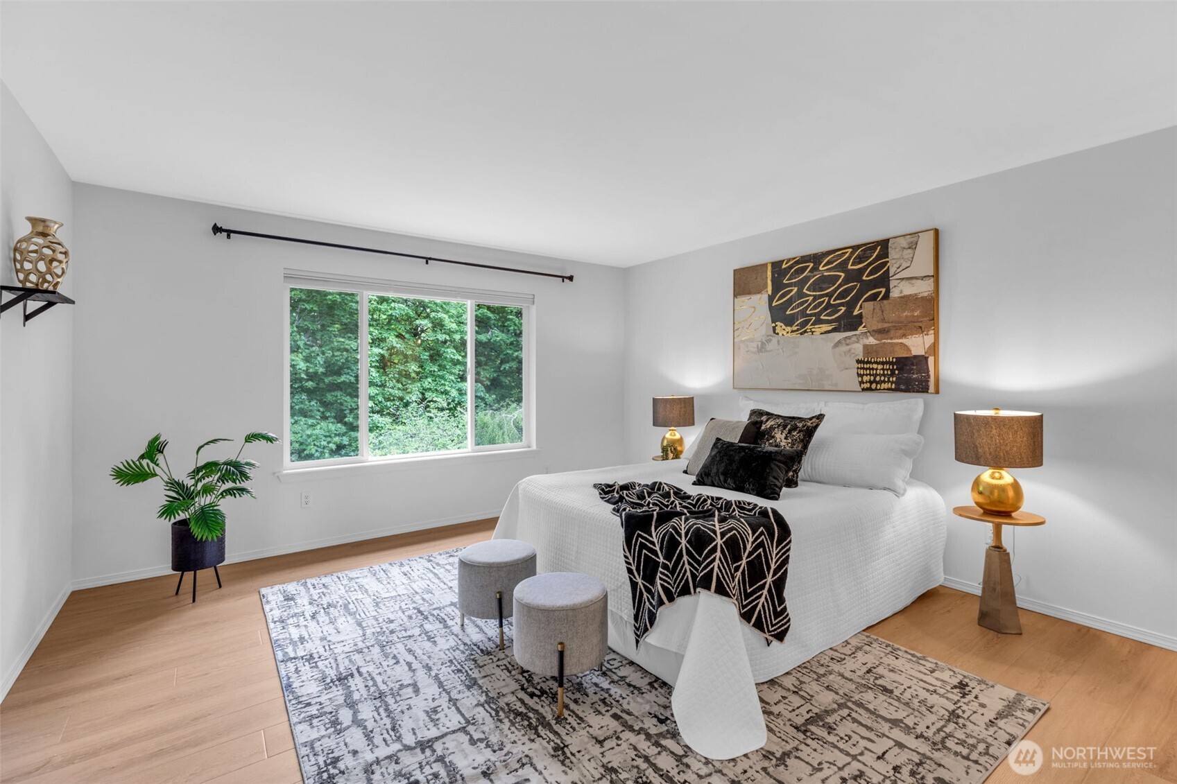 Federal Way, Washington 98003, United States, 4 Bedrooms Bedrooms, ,3 BathroomsBathrooms,Residential,Pending,132043