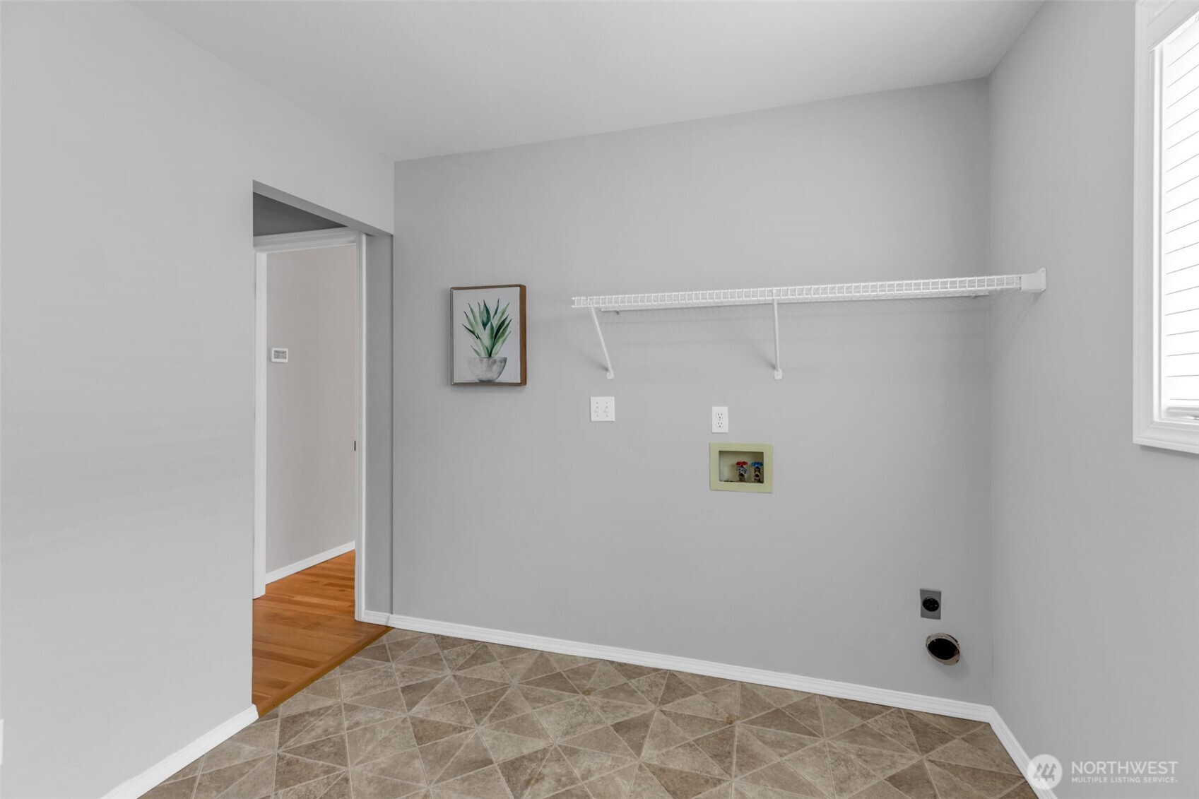 Federal Way, Washington 98003, United States, 4 Bedrooms Bedrooms, ,3 BathroomsBathrooms,Residential,Pending,132043