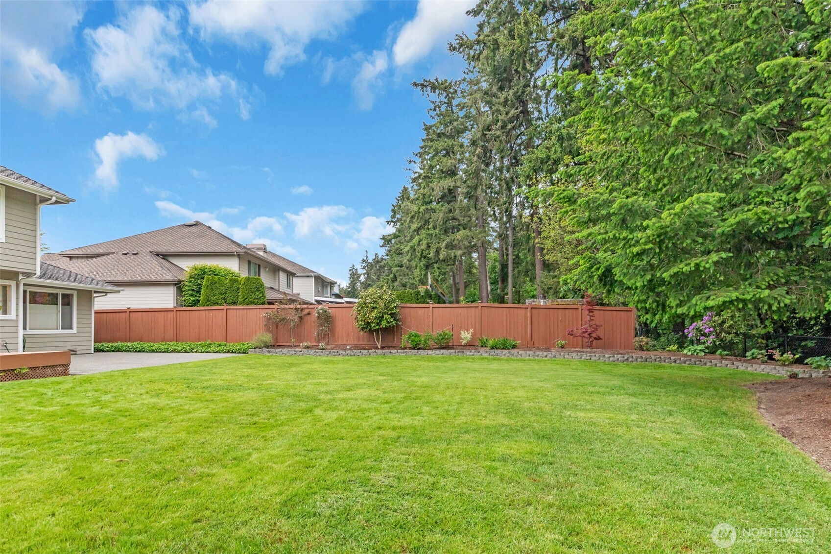 Federal Way, Washington 98003, United States, 4 Bedrooms Bedrooms, ,3 BathroomsBathrooms,Residential,Pending,132043