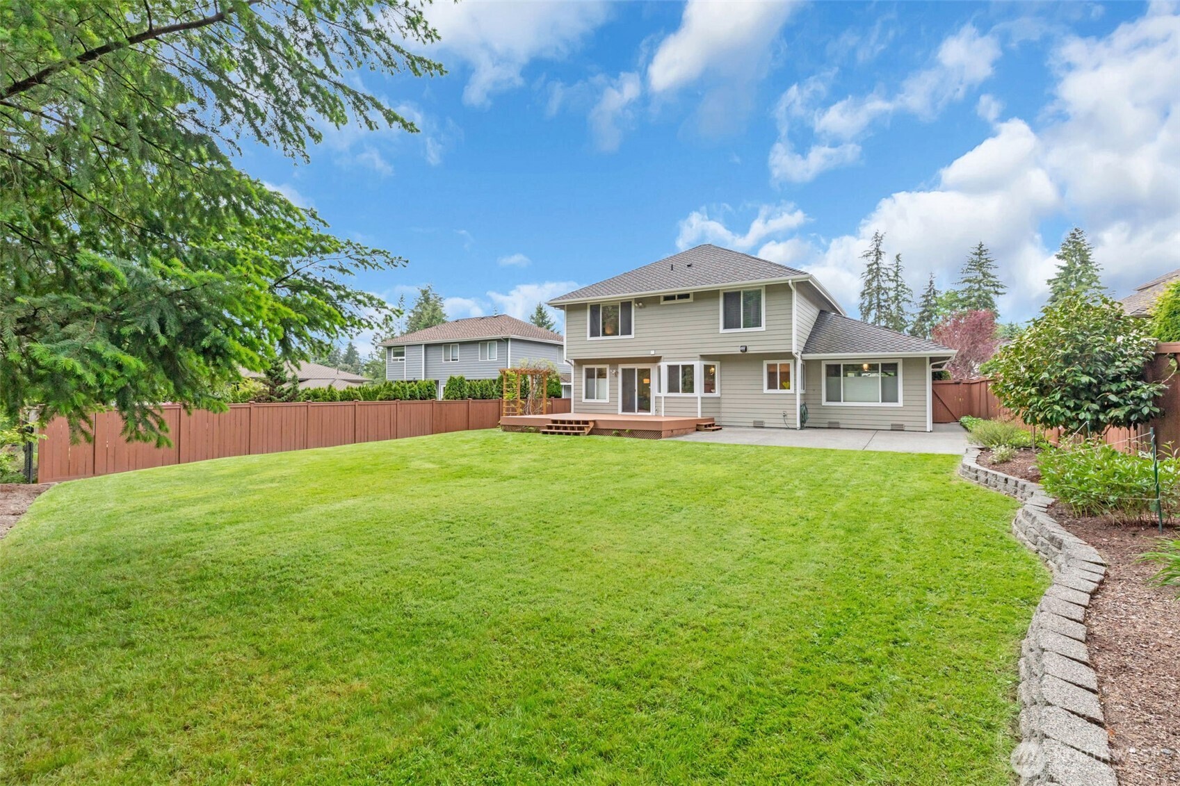 Federal Way, Washington 98003, United States, 4 Bedrooms Bedrooms, ,3 BathroomsBathrooms,Residential,Pending,132043