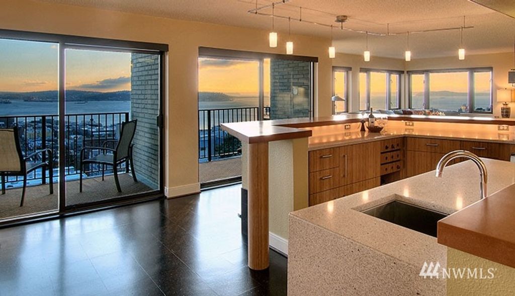 Photo of 7 Highland Drive #603, Seattle, WA 98109 (MLS # 1992809)