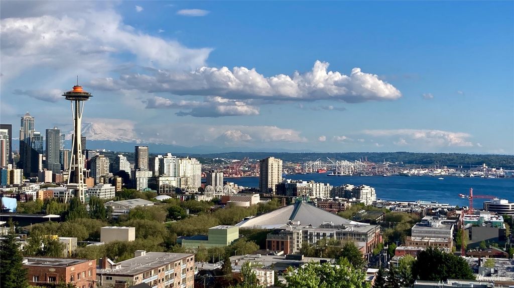 Photo of 7 Highland Drive #603, Seattle, WA 98109 (MLS # 1992809)