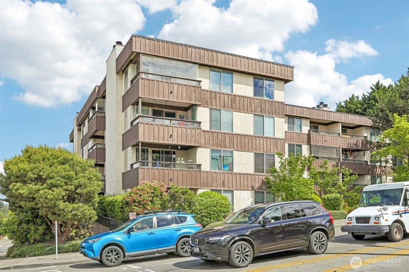 3421 SW Roxbury Street 308