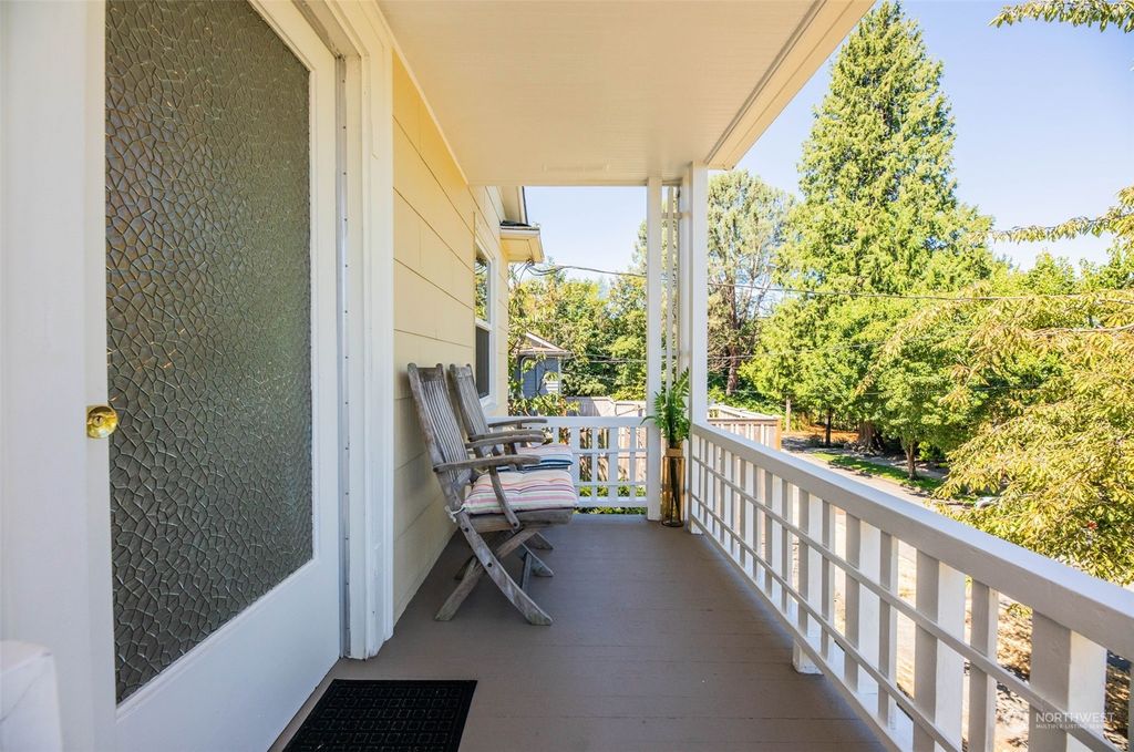 Photo of 17 W Armour Street, Seattle, WA 98119 (MLS # 2273693)