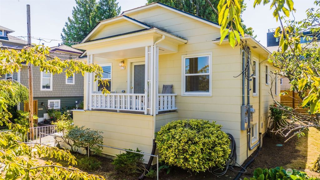 Photo of 17 W Armour Street, Seattle, WA 98119 (MLS # 2273693)