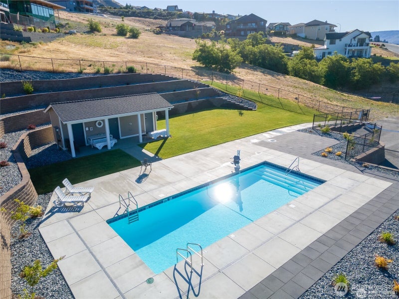 186 Easton Way