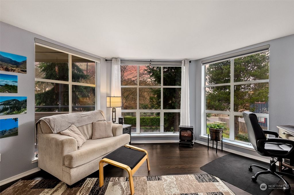 Photo of 424 102nd Avenue SE #101, Bellevue, WA 98004 (MLS # 2197401)