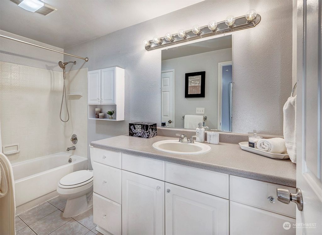 Photo of 4308 NE Sunset Boulevard #Q1, Renton, WA 98059 (MLS # 2172733)
