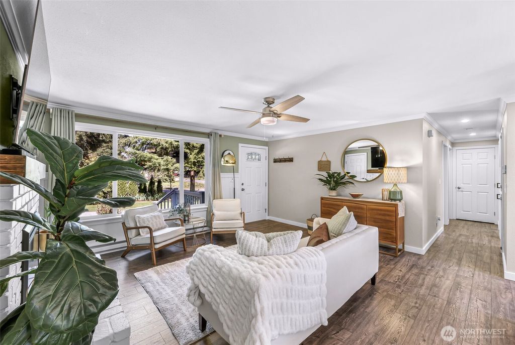 Photo of 13014 4th Drive SE, Everett, WA 98208 (MLS # 2504128)