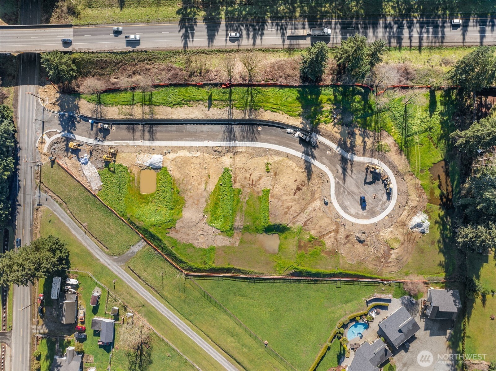 10712 Fruitland Avenue E