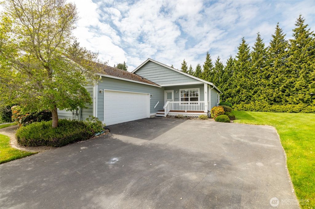Photo of 1083 Fidalgo Drive, Burlington, WA 98233 (MLS # 2521780)