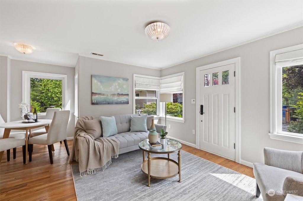 Photo of 9805 Ravenna Avenue NE, Seattle, WA 98115 (MLS # 2250129)
