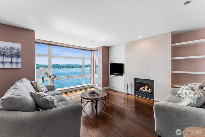 2015 SE Columbia River Drive 220