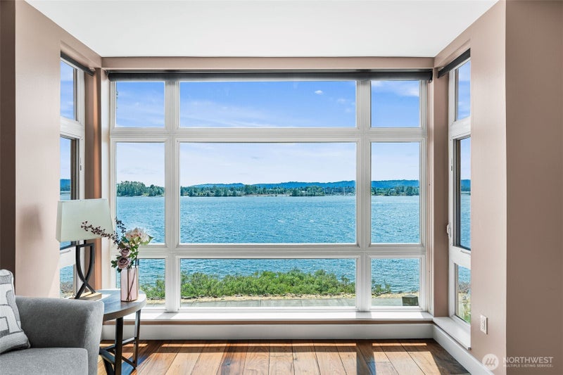 2015 SE Columbia River Drive 220