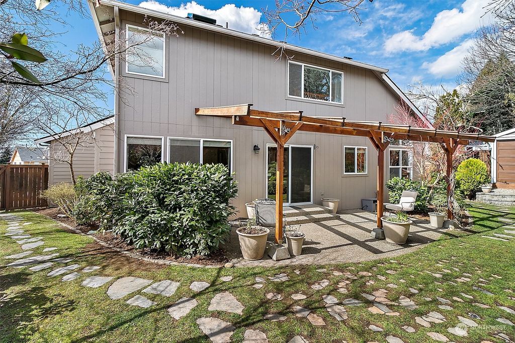 Photo of 13013 SE 305th Court, Auburn, WA 98092 (MLS # 2049425)