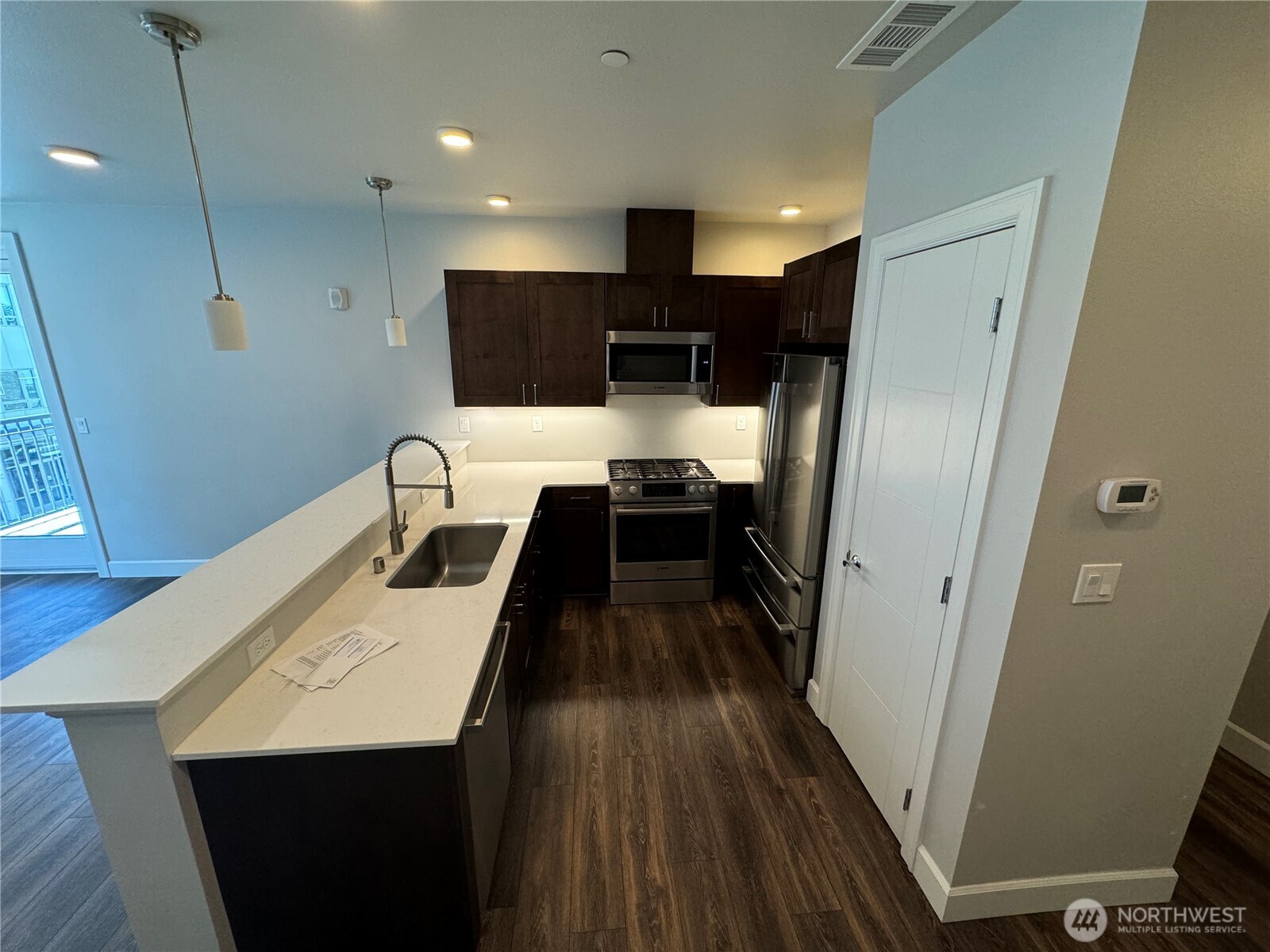 4691 Main St 416