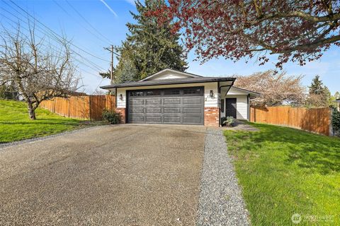 Photo of 4926 Forest Drive, Everett, WA 98203 (MLS # 2504878)