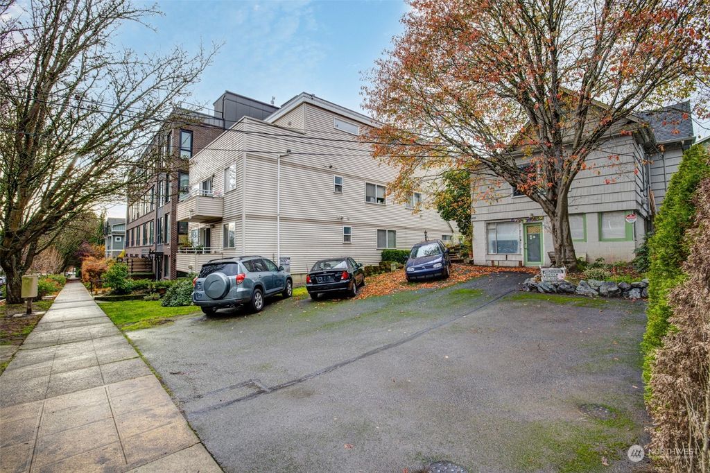 Photo of 460 NE Maple Leaf PL Pl, Seattle, WA 98115 (MLS # 2311149)