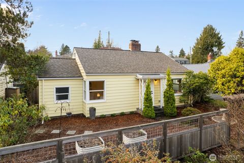 Photo of 8625 35th Avenue SW, Seattle, WA 98126 (MLS # 2466565)