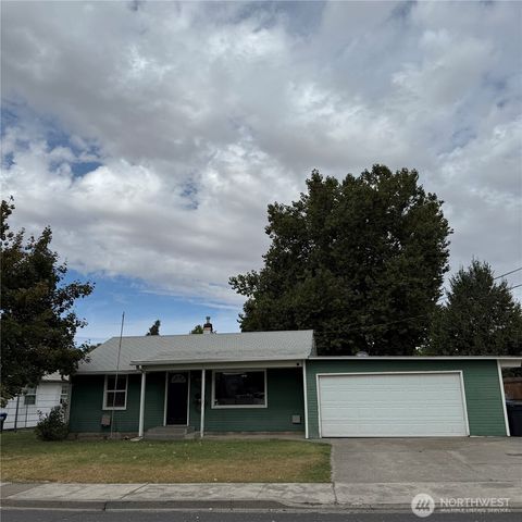 Photo of 1405 Francis Avenue, Walla Walla, WA 99362 (MLS # 2441038)
