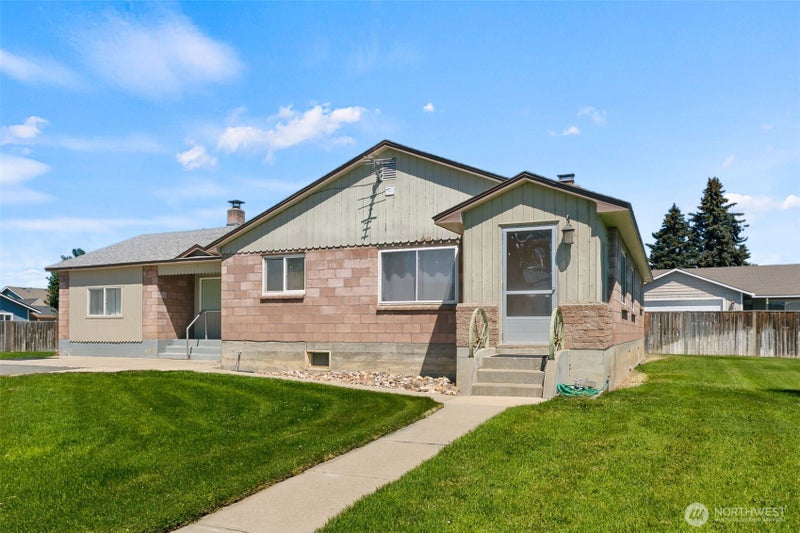 2813 N Airport Road