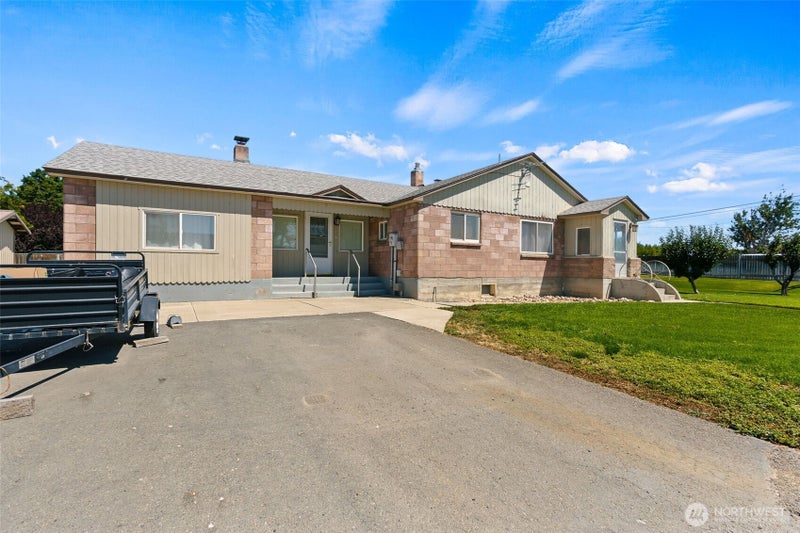 2813 N Airport Road