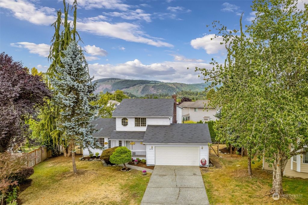 Photo of 109 Mountain View Court, Granite Falls, WA 98252 (MLS # 2154814)