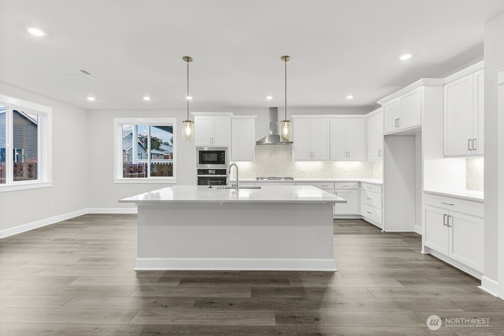 9245 Nootka Court SE