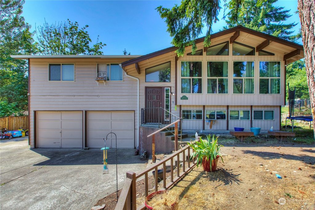 Photo of 3905 S 372nd Street, Auburn, WA 98001 (MLS # 2130797)