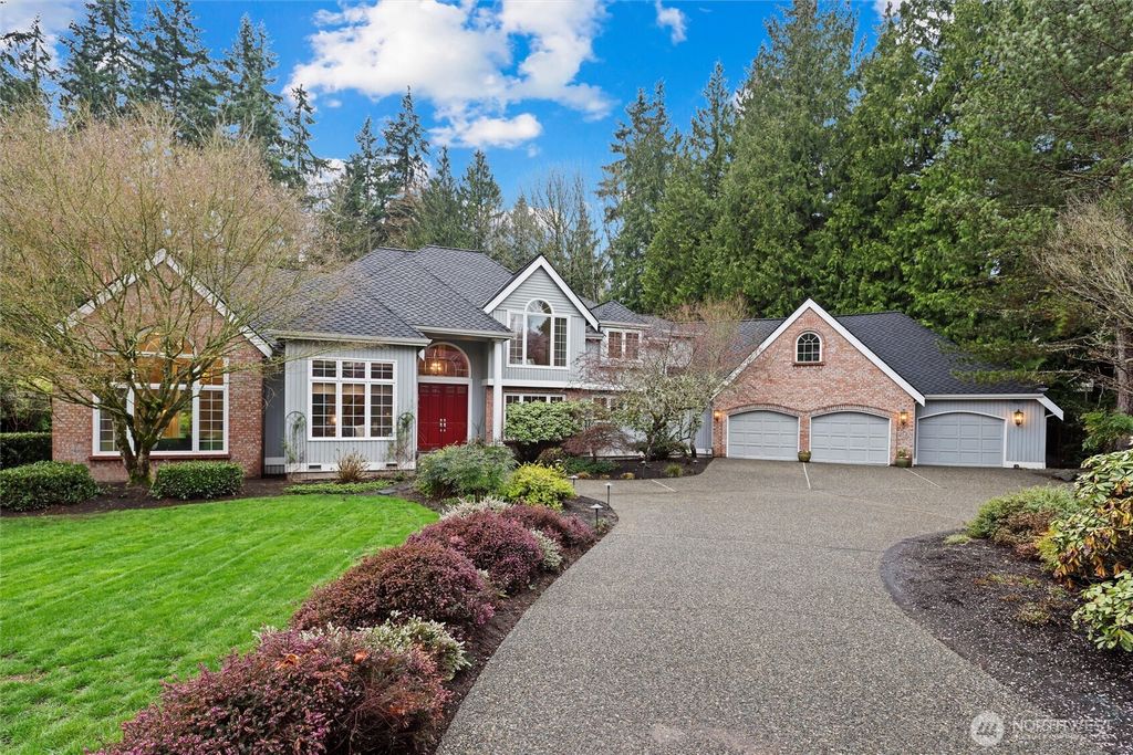 Photo of 13543 160th Avenue NE, Redmond, WA 98052 (MLS # 2520267)