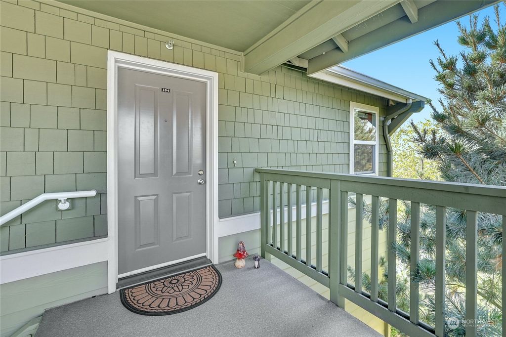 Photo of 1931 23rd Place NE #304, Issaquah, WA 98029 (MLS # 2004720)