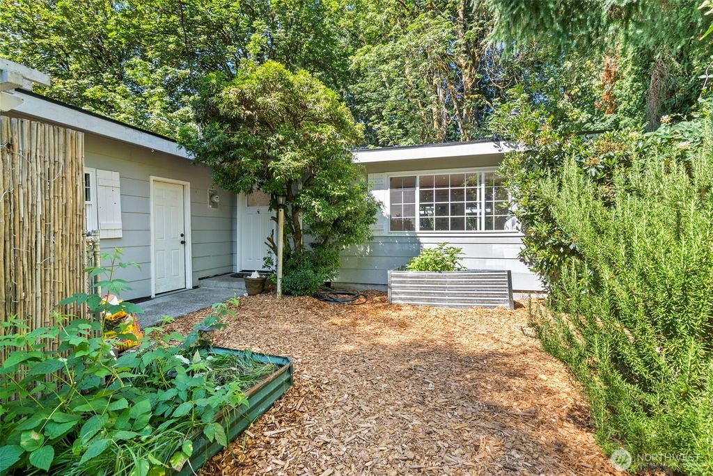 Photo of 1801 Eastside Street SE, Olympia, WA 98501 (MLS # 2436054)