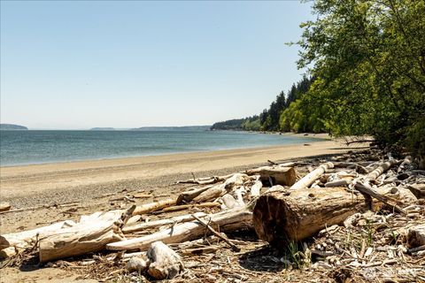 Photo of 2185 Eastpoint Drive, Langley, WA 98260 (MLS # 2498689)