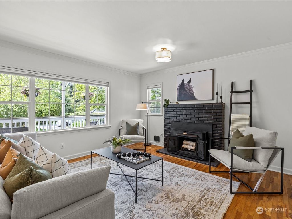 Photo of 14636 16th Avenue SW, Burien, WA 98166 (MLS # 2231138)
