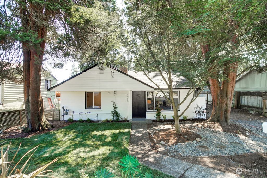 Photo of 5606 237th Street SW, Mountlake Terrace, WA 98043 (MLS # 2133523)
