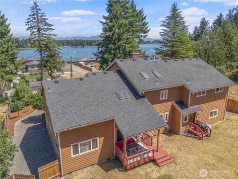 Photo of 2006 Tacoma Point Drive E, Lake Tapps, WA 98391 (MLS # 2408821)