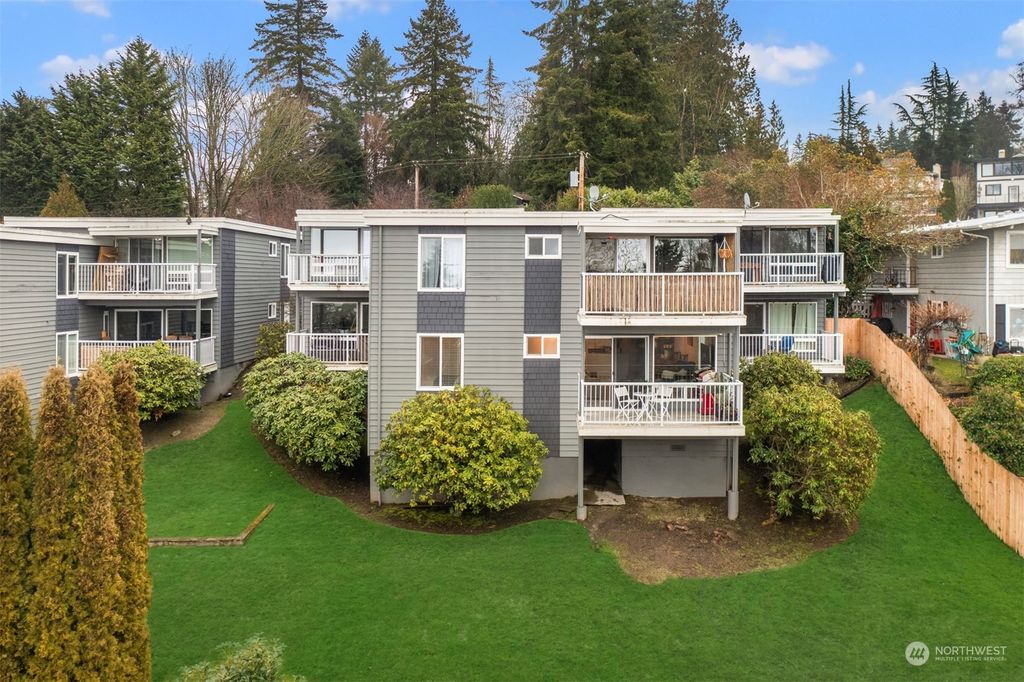 Photo of 1113 Kirkland Avenue #2, Kirkland, WA 98033 (MLS # 2038392)